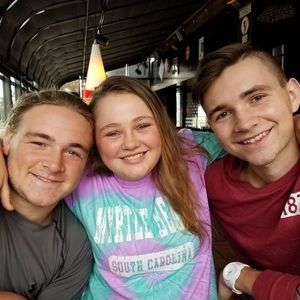 Meet your Posher, Chloe